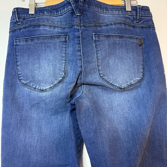 Women’s Democracy “Ab”Solution Kick Flare Jeans - Picture 5 of 10